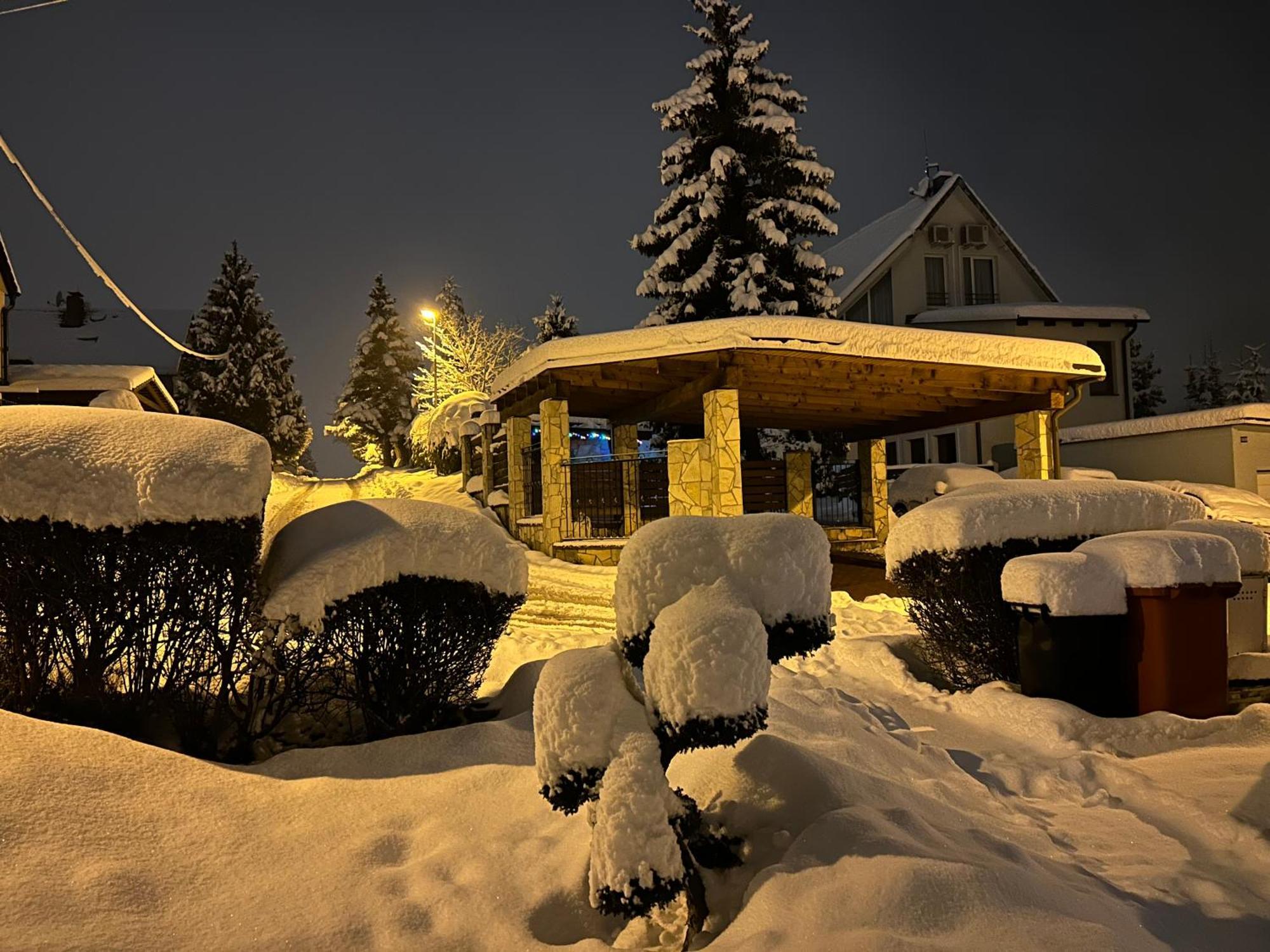 Apartmán s bazénom, Banská Bystrica Extérieur photo